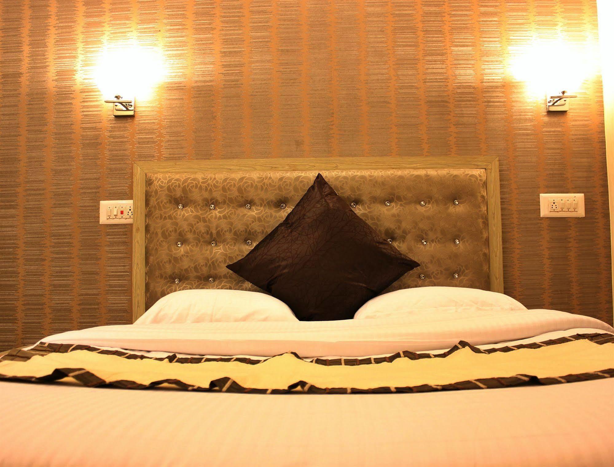 Hotel Walisons Resorts Srinagar  Exterior photo