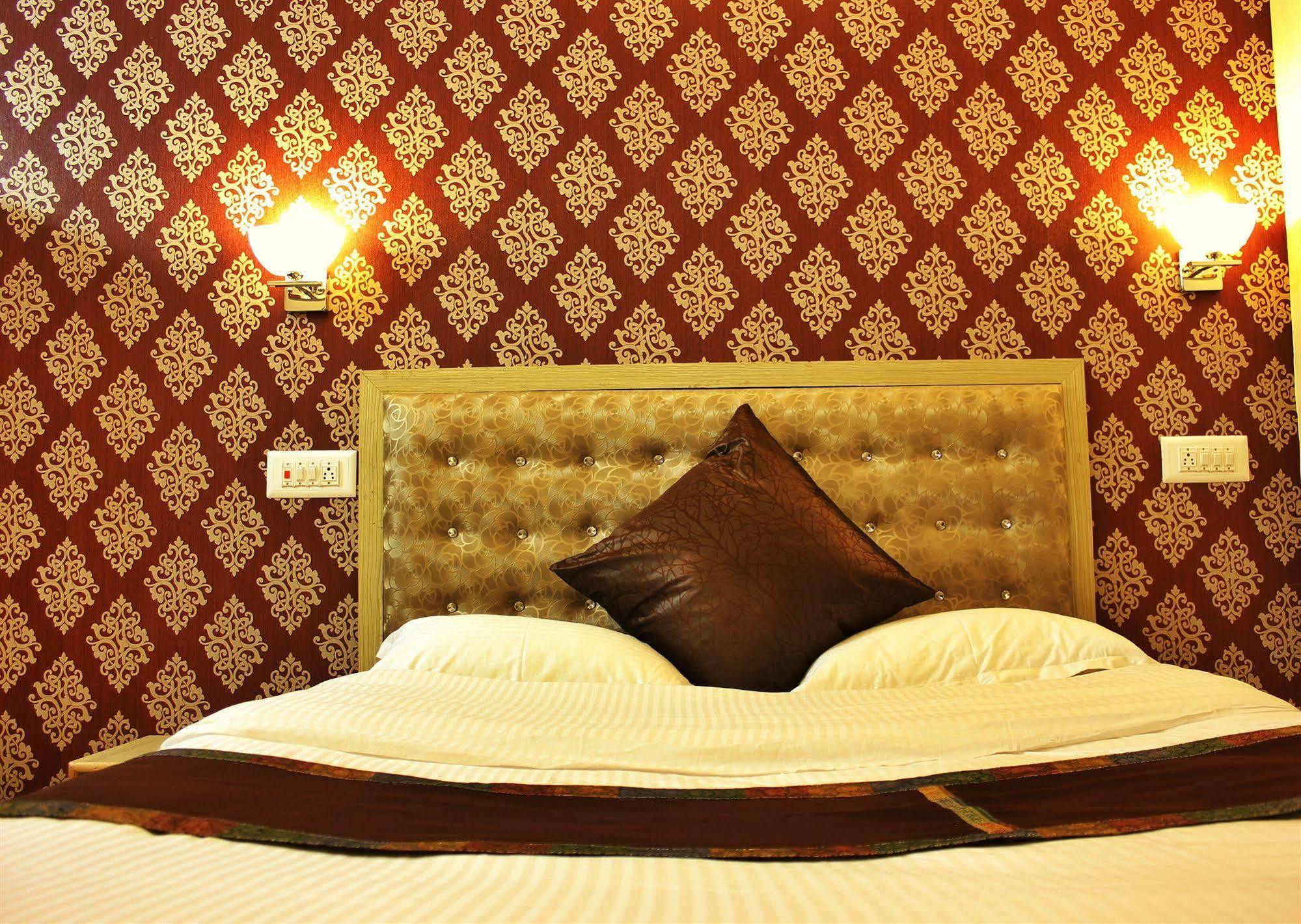 Hotel Walisons Resorts Srinagar  Exterior photo